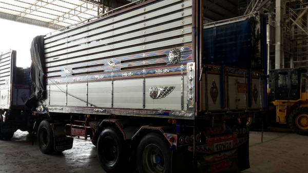 ขายรถพ่วง 22 ล้อ แม่-ลูก กระบะเนียมคอกเกษตรดั้ม อู่.เอสที ISUZU 300 แรง ปี.53 รถสวยมากๆ ราคาแค่.2400000 ต่อรอง สนใจโทรจองด่วน