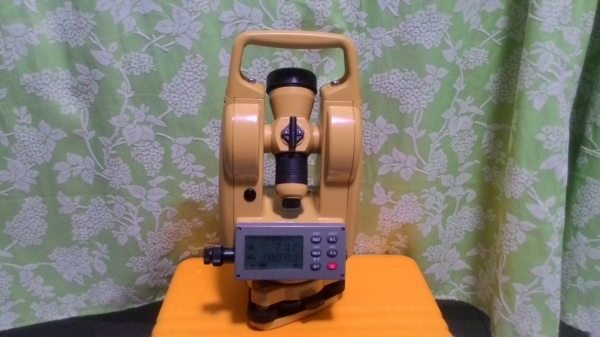 กล้องวัดมุมอิเล็กทรอนิกส์ CIVIL  สภาพดีประมาณ90 เปอร์เซนต์ใช้งานน้อยครับ