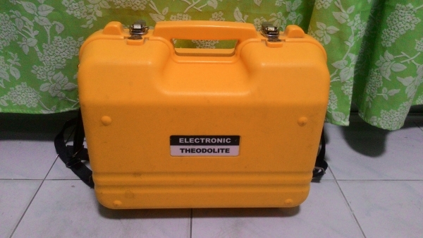 กล้องวัดมุมอิเล็กทรอนิกส์ CIVIL  สภาพดีประมาณ90 เปอร์เซนต์ใช้งานน้อยครับ