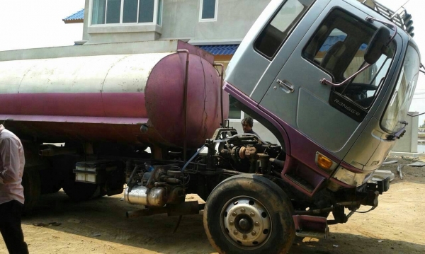 สิบล้อเพาเดียว HiNO - FN 3M-195แรง บรรทุกน้ำ1,600ลิต สภาพดีพร้อมใช้ ทะเบียนพร้อมโอน