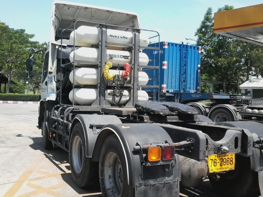 ขายด่วนครับ หัวลาก ISUZU DECA 320 ปี 48 และ ปี 50 รถสวยครับ พร้อมใช้งาน รวม 5 คัน