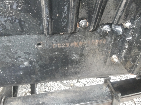 ขายรถบรรทุก 6 ล้อ fc  ยาว 5.5 ม. คัดซีสวย ทะเบียนเต็ม  แบ็ดใหม่ 2 ลูก ใช้งาปกติ