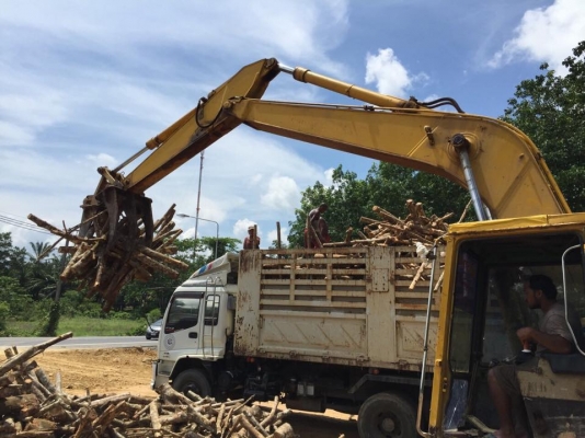 PC200-3 คอนโทนสั้น เครื่องดีแน่น ปั้มดีแรง แผ่นสวยแต่โซ่ไม่ค่อยสวย บาง