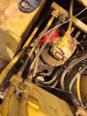 PC200-3 คอนโทนสั้น เครื่องดีแน่น ปั้มดีแรง แผ่นสวยแต่โซ่ไม่ค่อยสวย บาง