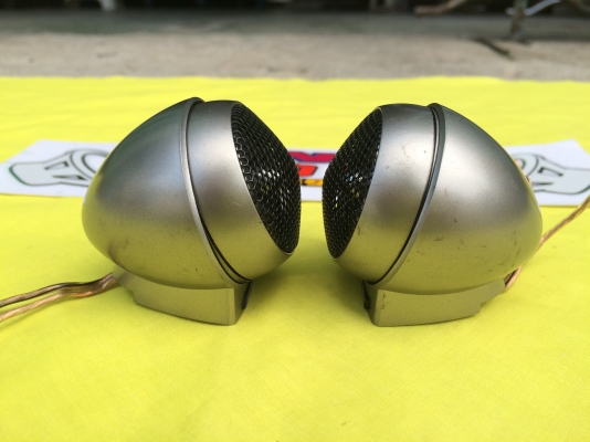 ทวิตเตอร์ Alpine ตระกูล DDLinear รุ่นเกือบใหญ่ โดมกระสุน ตั้งวางบนคอนโซล ทวิตเตอร์ Alpine ตระกูล DDLinear รุ่นเกือบใหญ่ โดมกระสุน ตั้งวางบนคอนโซล