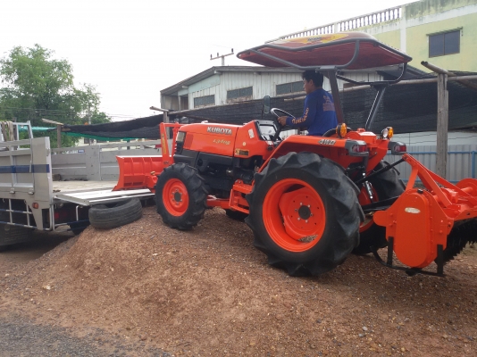 ปัญญาแทรคเตอร์..จัดมาให้ครับ ด่วน!!!คูโบต้า L3408  พร้อมใบมีดคานล่าง