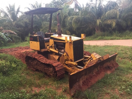 ขายรถแทรกเตอร์ KOMATSU D20P-6 สภาพสวย สนใจโทร 081-970-1072 ขายรถแทรกเตอร์ KOMATSU D20P-6 สภาพสวย สนใจโทร 081-970-1072