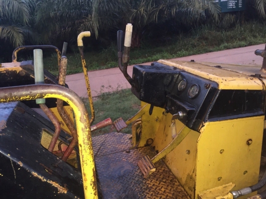 ขายรถแทรกเตอร์ KOMATSU D20P-6 สภาพสวย สนใจโทร 081-970-1072