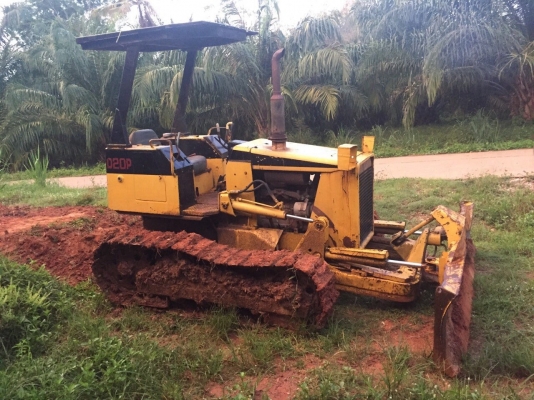 ขายรถแทรกเตอร์ KOMATSU D20P-6 สภาพสวย สนใจโทร 081-970-1072 ขายรถแทรกเตอร์ KOMATSU D20P-6 สภาพสวย สนใจโทร 081-970-1072