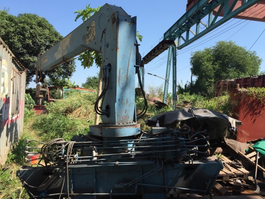 เครนติดรถบรรทุก