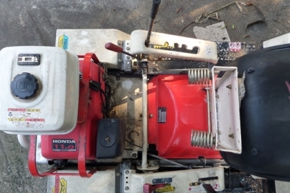 ขาย รถตัดหญ้านั่งขับ เครื่ิอง 11 แรง  14  แรง นำเข้าจากญี่ปุ่น มี 2 คัน คันละ 48,000 สภาพพร้อมใช้งาน