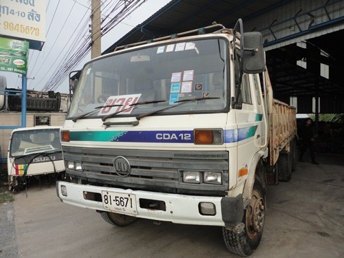 ขายนิสสัน10ล้อเพลาเดียวครับ