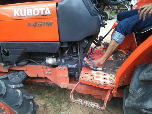 **278,000 บ.ต่อรอง/// รถไถ KUBOTA L4508 **ขาย KUBOTA-45 4WD รถไถ2เพลา สวยเดิม KUBOTA L4508 4WD 45แรง 2เพลา ปี2553 เครื่องเดิม เกียร์เดิม ปั้มเดิม ใช้งานน้อย 1,8xx ชั่วโมง เครื่องดี แรงดี เครื่องKUBOTA-4สูบ แห้งดี เกียร์ดี ไม่หลุด ไม่มีหอนครับ 8เกียร์เดิน