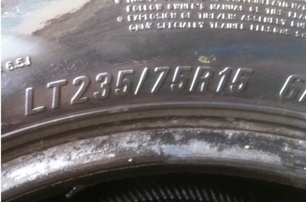 ยาง Mud Maxxis 235/75/15 ปี12 ราคาไม่แพง