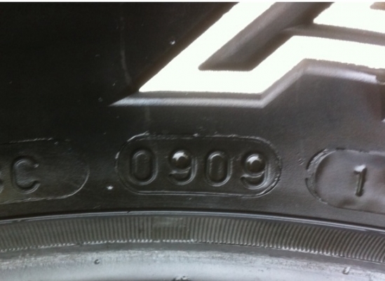 ยาง Maxxis 265 75 16 ปี09 ราคาไม่แพง