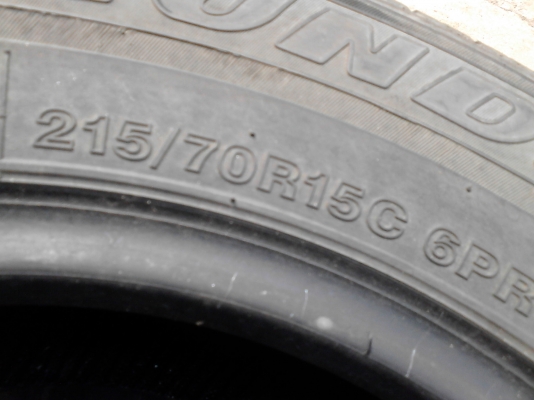 215/70 R15 THUNDERER  RANGER R 402 ชุด 4 เส้น tel.081-427-3941