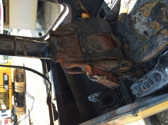 ขาย หัวเก๋ง  KOMATSU PC200 รุ่น 7 ตัดลงจากรถ 80000  บาท