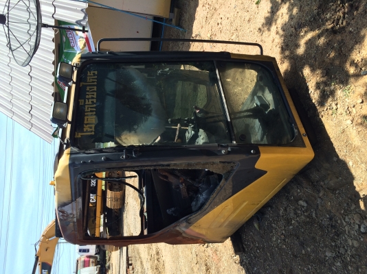 ขาย หัวเก๋ง  KOMATSU PC200 รุ่น 7 ตัดลงจากรถ 80000  บาท