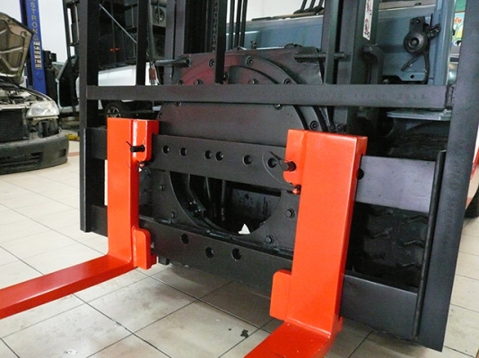 ขายรถโฟล์คลิฟท์มือสอง toyota รุ่น 8FGL25 ราคา 355,000 บาท นำเข้าจากประเทศญี่ปุ่น 100\% ไม่เคยใช้งานในไทย