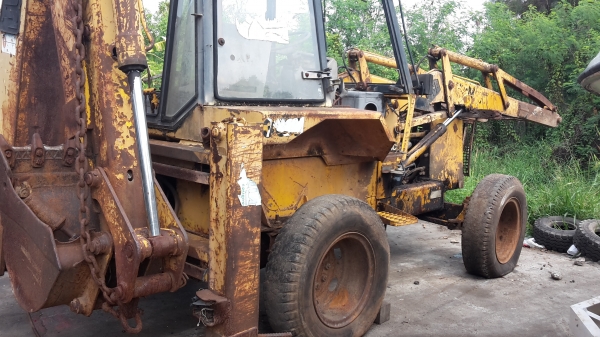 ขายรถJCB ตามสภาพอุปกรณ์ครบแต่ยังไม่ได้ทำเครื่องอีซูซุ 4BB1 ขาย 130000 บาท