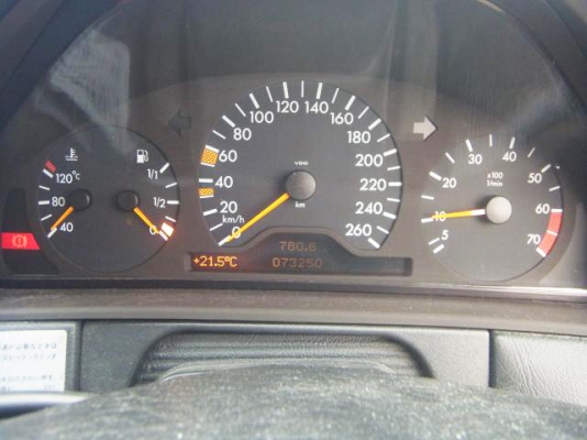 ขายหัวตัด MERCEDES BENZ E-CLASS E320 ติดหลังคาซันรูฟ พร้อมประตู 4 บาน เกียร์ AT ขาดแค่ท้าย นำเข้าจากประเทศญี่ปุ่น