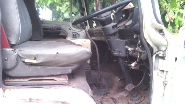 HINO KT 925 เพลาเดียว เครื่อง EH 700 เพาเวอร์ ช่วงล่างใหญ่ สภาพดี สนใจต่อต่อ 0835601591 หรือ 0903494058