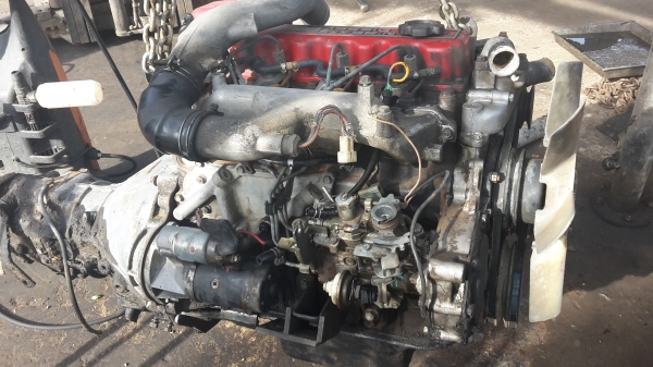 ขายเครื่องฝาแดงBD25 พร้อมเกียร์เครื่องแน่นครับเป็นเกียร์รถตู้ครับท้าให้มาลองเครื่องดูครับไม่มีเลข ขาย 29500 บาท