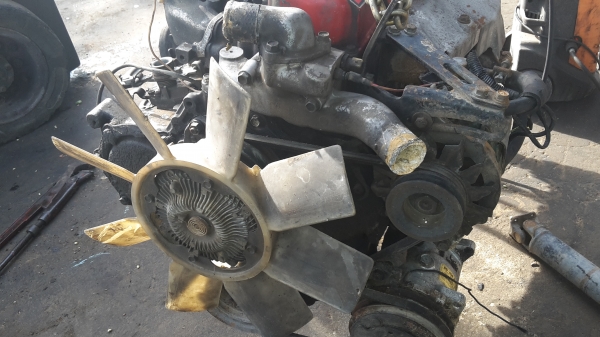 ขายเครื่องฝาแดงBD25 พร้อมเกียร์เครื่องแน่นครับเป็นเกียร์รถตู้ครับท้าให้มาลองเครื่องดูครับไม่มีเลข ขาย 29500 บาท