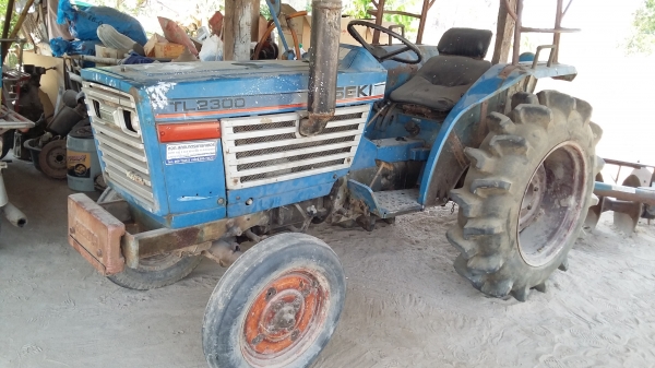 จัดส่งคุณสมชาย ลพบุรีขายรถไถไอซากิรุ่น TL2300 พร้อมผาน5LCS สภาพพร้อมใช้งาน