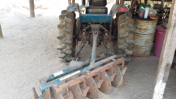 จัดส่งคุณสมชาย ลพบุรีขายรถไถไอซากิรุ่น TL2300 พร้อมผาน5LCS สภาพพร้อมใช้งาน