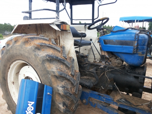 ขายรถไถ FORD รุ่น5500