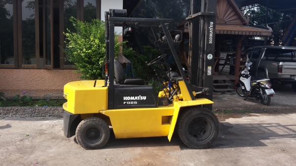 ขายครับรถโฟ๊คลิ๊ฟโคมัสสุ2.5ตัน เสาสูงพิเศษครับ6เมตร เครื่องอีสุสภาพใหม่มากครับ ใช้น้อย ขาย 240000 บาท