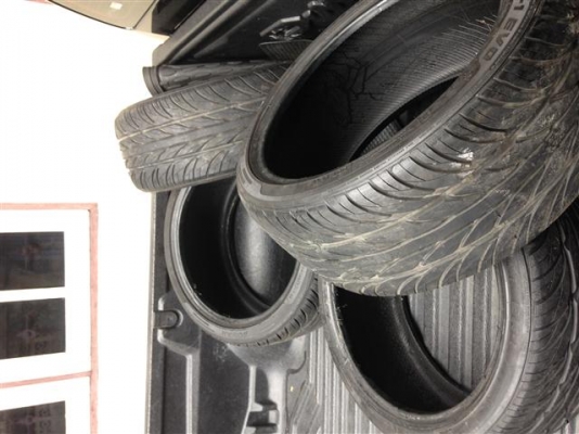 ขายยาง เก่าเอาไปใส่เล่น พอได้  700 ,บาท