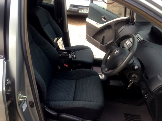 ขายแลกเทิร์น Yaris ตัวE ปี2006 เกียร์ออโต้ รถเก่ามาเทิร์นเป็นเงินดาวน์ได้ครับ จัดไฟแนนซ์ได้เต็ม