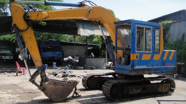 KOMATSU PC60--3 เครื่องดี ปั๊มแรง เอวแน่น มาลองขับได้ สภาพดีพร้อมใช้ ราคาถูก