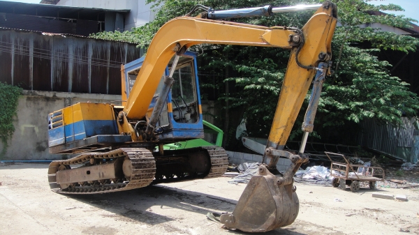 KOMATSU PC60--3 เครื่องดี ปั๊มแรง เอวแน่น มาลองขับได้ สภาพดีพร้อมใช้ ราคาถูก