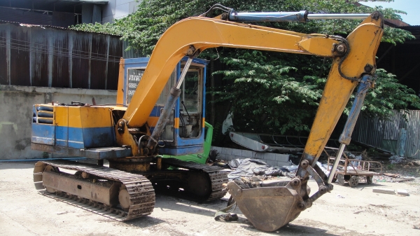 KOMATSU PC60--3 เครื่องดี ปั๊มแรง เอวแน่น มาลองขับได้ สภาพดีพร้อมใช้ ราคาถูก