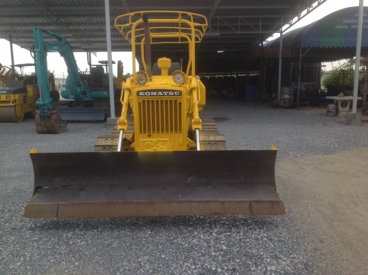 ขายรถแทรคเตอร์Komatsuรุ่นD21-3มือสองญี่ปุ่นไม่เคยใช้งานในไทยมีใบอินวอย