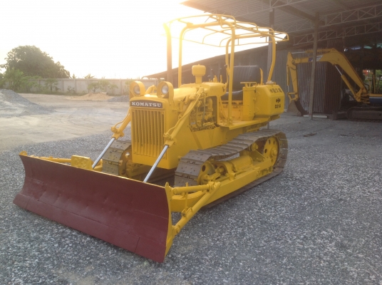 ขายรถแทรคเตอร์Komatsuรุ่นD21-3มือสองญี่ปุ่นไม่เคยใช้งานในไทยมีใบอินวอย