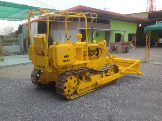 ขายรถแทรคเตอร์Komatsuรุ่นD21-3มือสองญี่ปุ่นไม่เคยใช้งานในไทยมีใบอินวอย