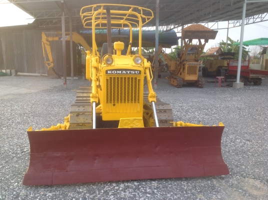 ขายรถแทรคเตอร์Komatsuรุ่นD21-3มือสองญี่ปุ่นไม่เคยใช้งานในไทยมีใบอินวอย