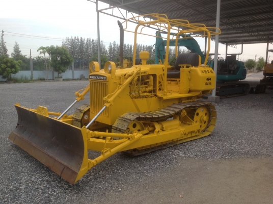 ขายรถแทรคเตอร์Komatsuรุ่นD21-3มือสองญี่ปุ่นไม่เคยใช้งานในไทยมีใบอินวอย