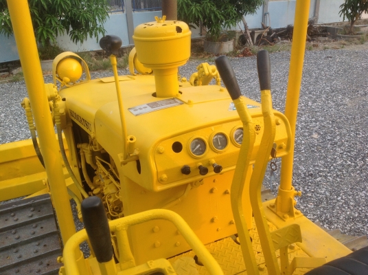 ขายรถแทรคเตอร์Komatsuรุ่นD21-3มือสองญี่ปุ่นไม่เคยใช้งานในไทยมีใบอินวอย