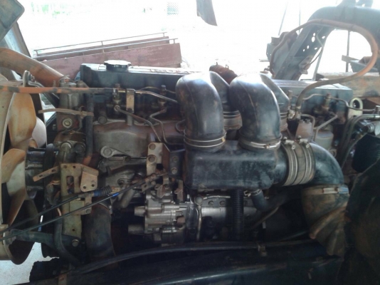 รถอีซูซุ 6 ล้อดั้ม FTR 195 แรงม้า.  ปี 40.   สนใจติดต่อ  081 - 6079515