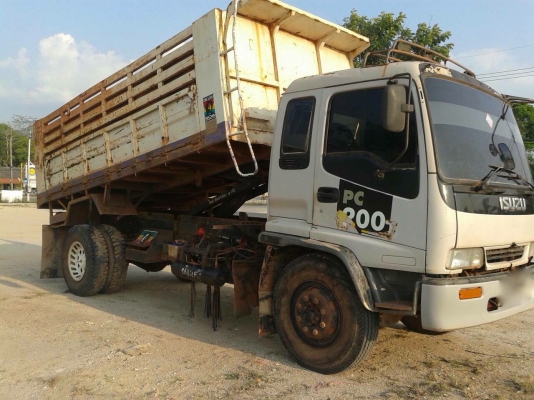 รถอีซูซุ 6 ล้อดั้ม FTR 195 แรงม้า.  ปี 40.   สนใจติดต่อ  081 - 6079515