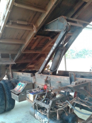 รถอีซูซุ 6 ล้อดั้ม FTR 195 แรงม้า.  ปี 40.   สนใจติดต่อ  081 - 6079515