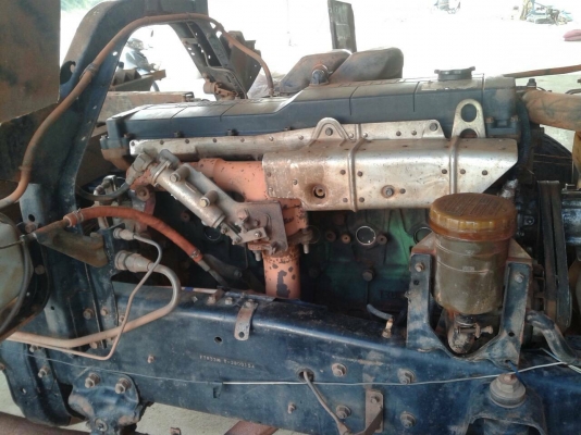 รถอีซูซุ 6 ล้อดั้ม FTR 195 แรงม้า.  ปี 40.   สนใจติดต่อ  081 - 6079515