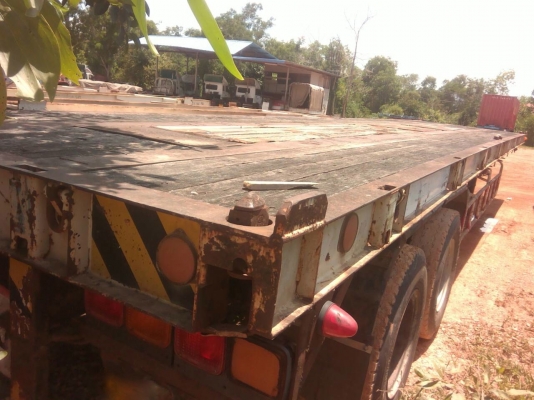 ขายหางพ่วง ไทยเทรลเลอร์. พื้นเรียบ 2 เพลา.  ปี 46   (  มีขาย 2 หาง. )   สนใจติดต่อ  081 - 6079515