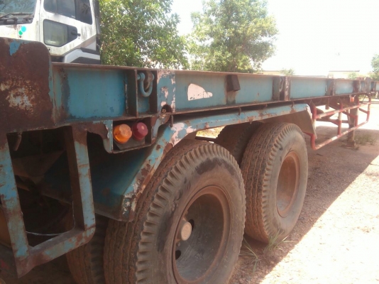 ขายหางพ่วง ไทยเทรลเลอร์. พื้นเรียบ 2 เพลา.  ปี 46   (  มีขาย 2 หาง. )   สนใจติดต่อ  081 - 6079515