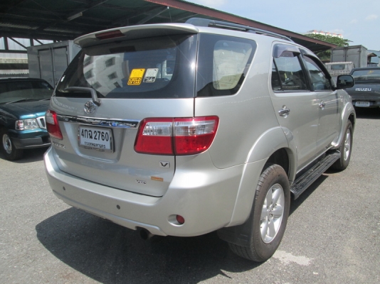 ขายToyota Fortuner 3.0V AT TOP ปลายปี08.  อ.ว.ท.ม.เพาเวอร์ ไฟฟ้า AIRBAG-ABS เบาะหนังแท้ ขับเคลื่อน2ล้อ เครื่อง3.0Vดีเซล เกียร์ออโต้ ใช้น้อย120,000โลแท้ เช็คศูนย์ มีประกันชั้น1 ไม่เคยเฉี่ยวชน สภาพดีมาก ขาย630,000  T.02-4133976,02-4552172,097-2425087